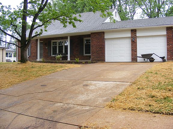 3rd image of 9050 Laurel Crest Dr