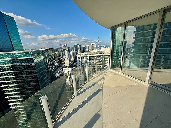 5th image of 300 Biscayne Boulevard Way #4708