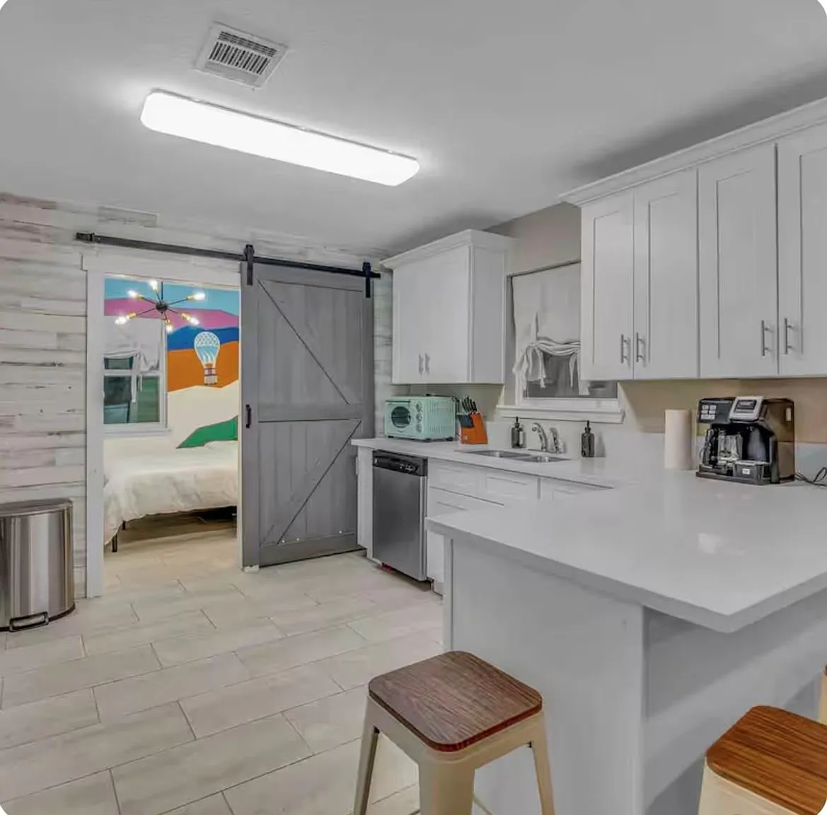 3 bed, 2.0 bath, 1588 sqft, $2,600 — Photo 4