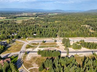 401 Meadow Lake Dr, Columbia Falls, MT 59912