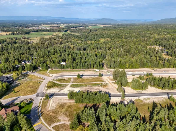 401 Meadow Lake Dr, Columbia Falls, MT 59912