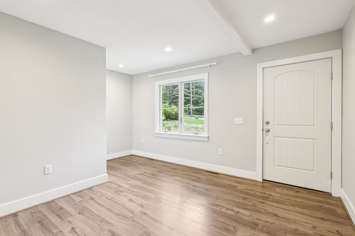 Mercer Rd-1706-025.jpg