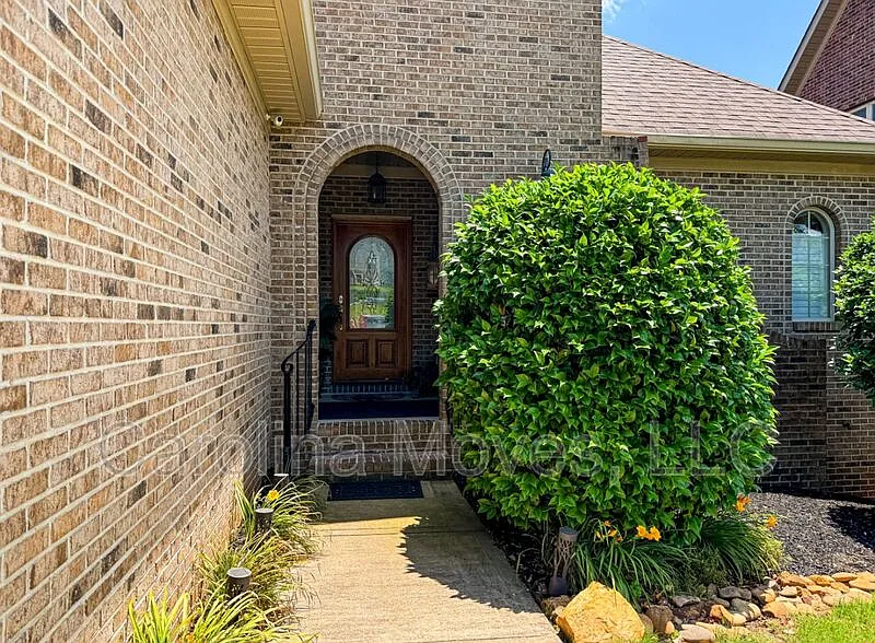 4 bed, 3.5 bath, 2998 sqft, $2,700 — Photo 3