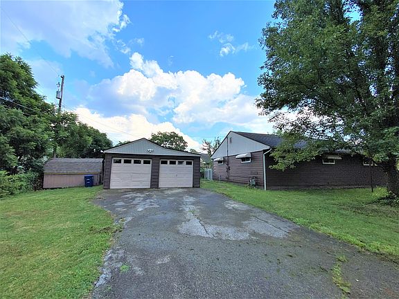 5th image of 2240 Barry Dr
