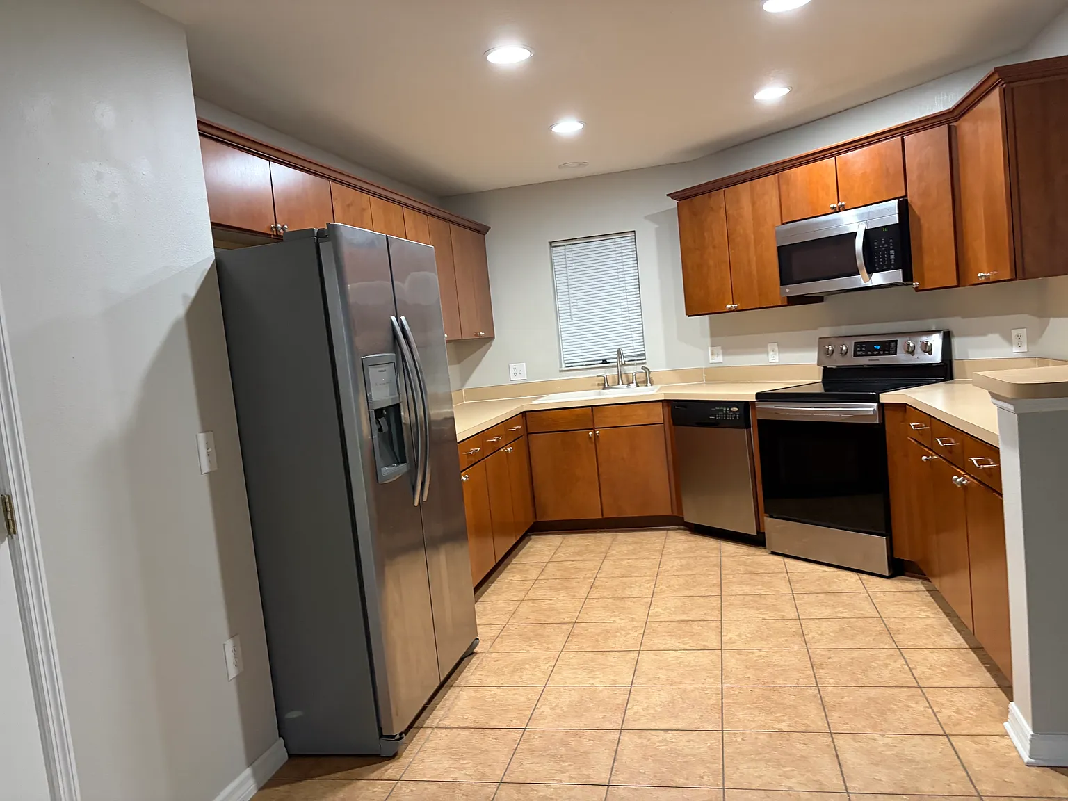 2535 Hassonite St — Photo 3