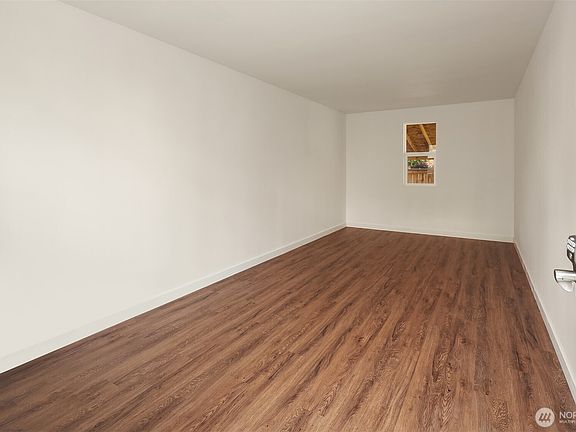 3rd image of 9618 76th Ave NE