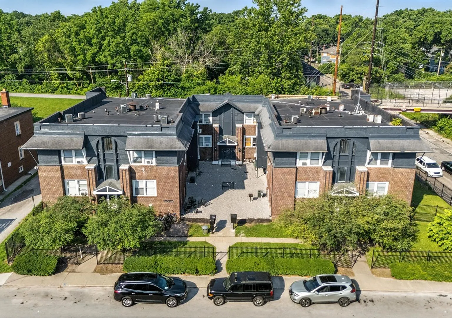 Balsam Avenue Apartments: The Courts — Photo 1