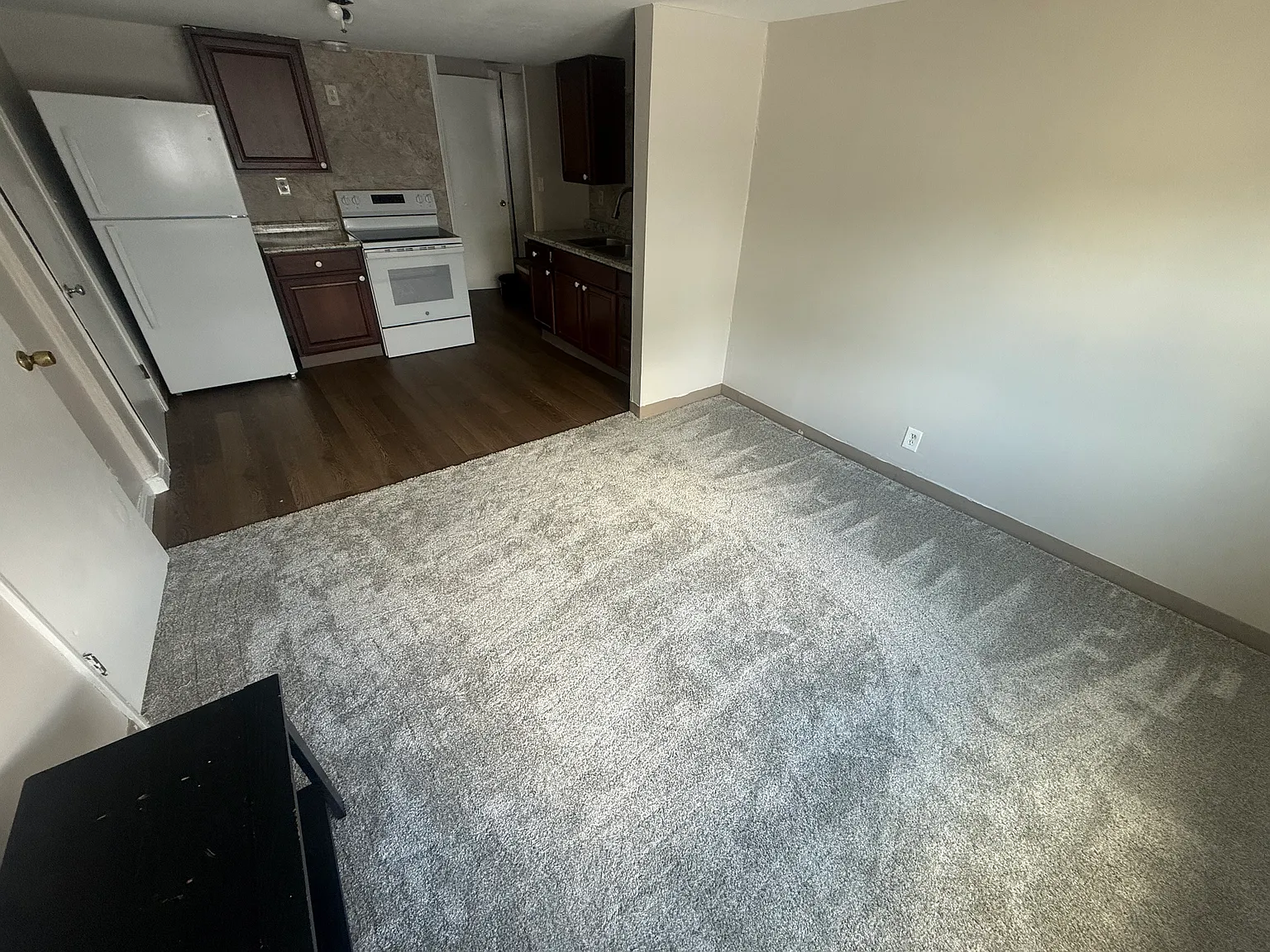 2 bed, 650 sqft, $750 — Photo 3