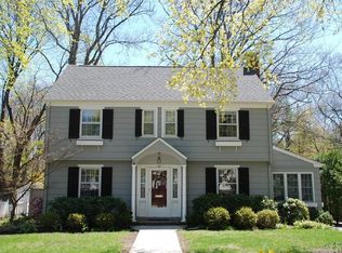 42 Ridgebrook Dr, West Hartford, CT 06107
