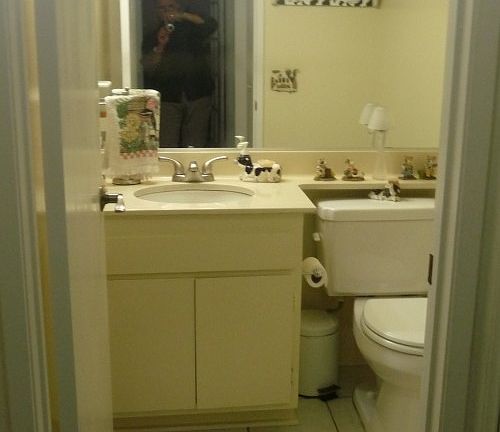 5th image of 8711 Cedros Ave