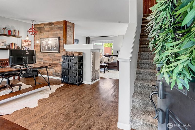 4th image of 34833 SE Ridge Street