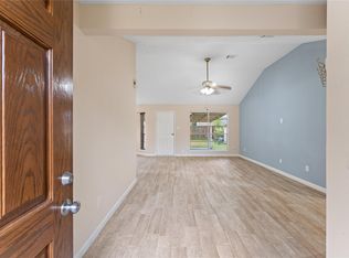 4929 Meadow Place Dr, La Porte, TX 77571