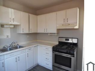 4211 S Wells St #2, Chicago, IL 60609