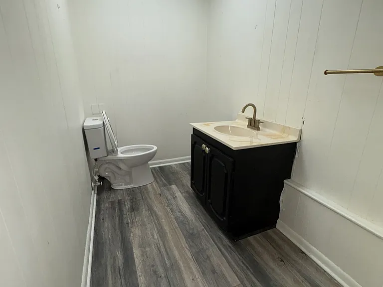 1707 Jefferson St — Photo 10