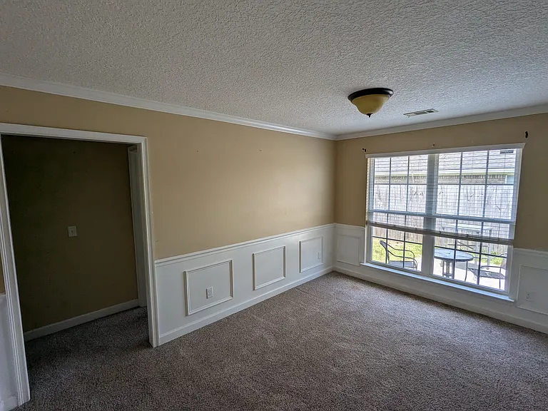 202 Augusta Way — Photo 7