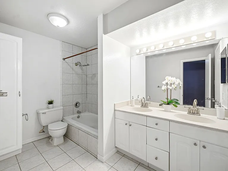 2425 Augusta Dr #22 — Photo 24