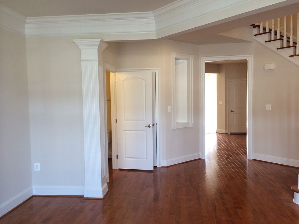 2nd image of 25061 Avonlea Dr