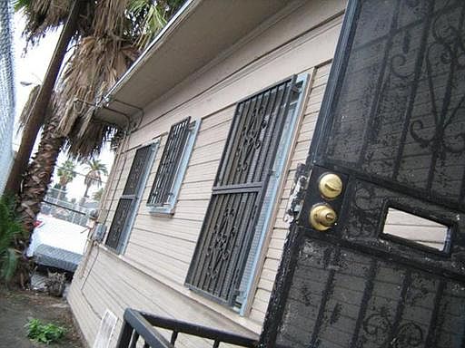 2nd image of 816 Long Beach Blvd