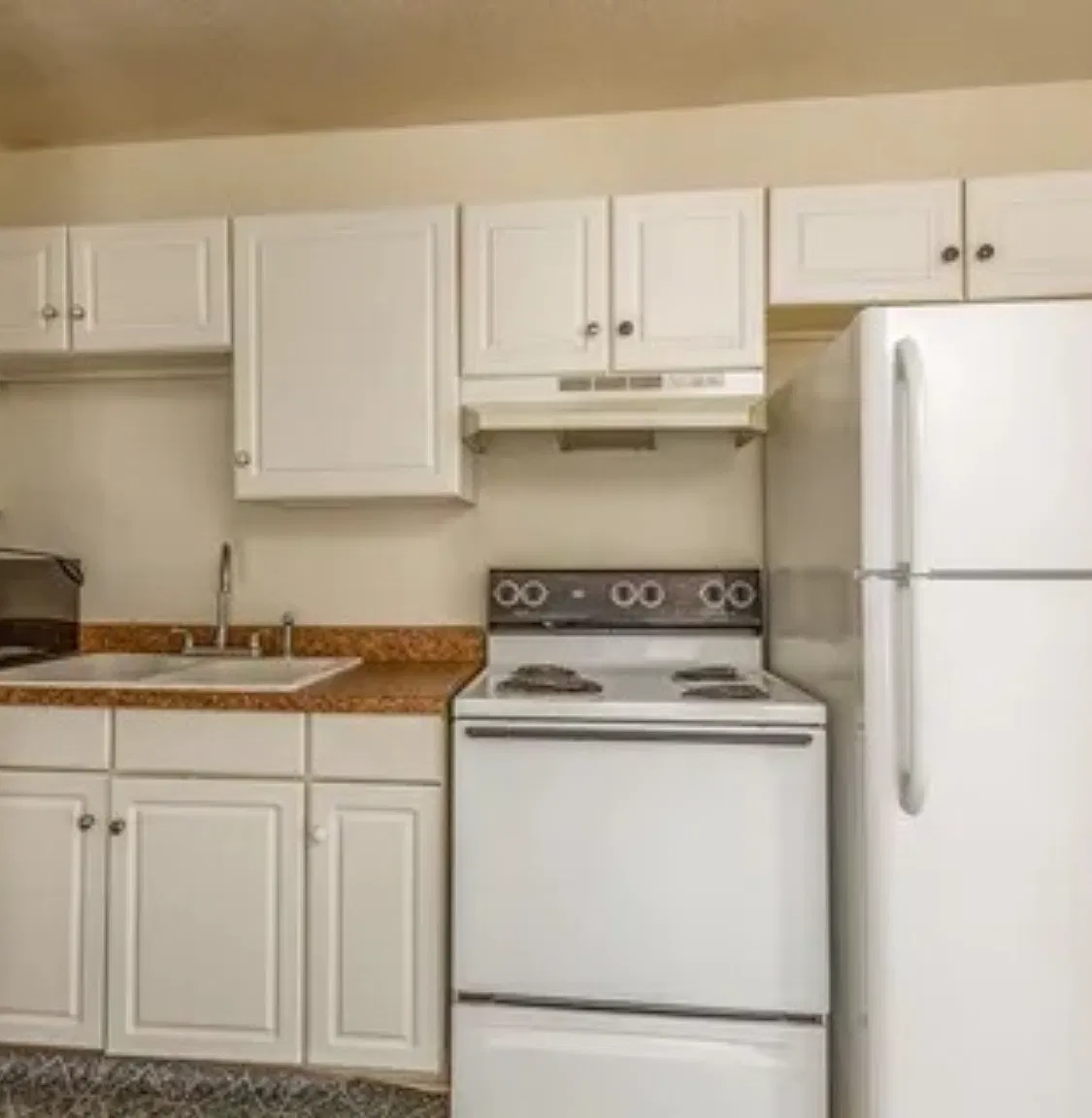 817 Russell St — Photo 1