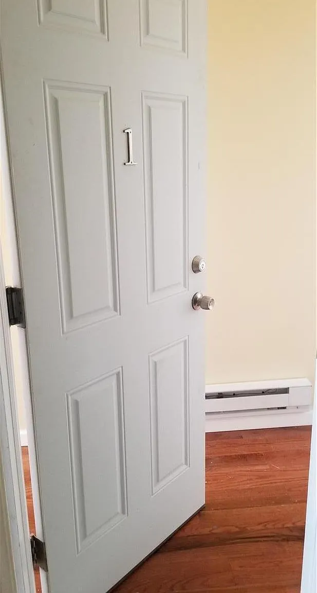 2 bed, 1.0 bath, 750 sqft, $1,400 — Photo 3