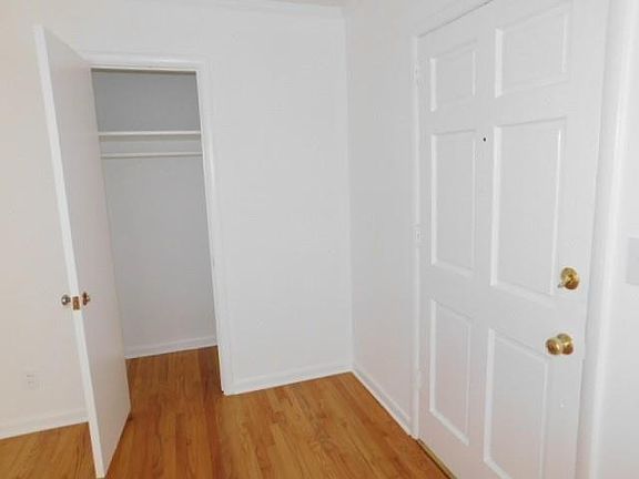 4th image of 2407 Summerland Dr