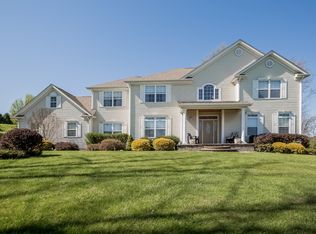 4 Blossom Ln, Flemington, NJ