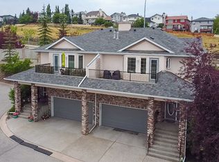 100 Signature Way SW #28, Calgary, AB T3H2W6