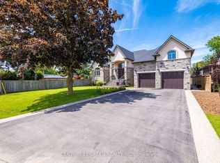 679 Hiawatha Blvd, Hamilton, ON L9G3A6