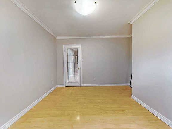 5th image of 1566 Oakburn St