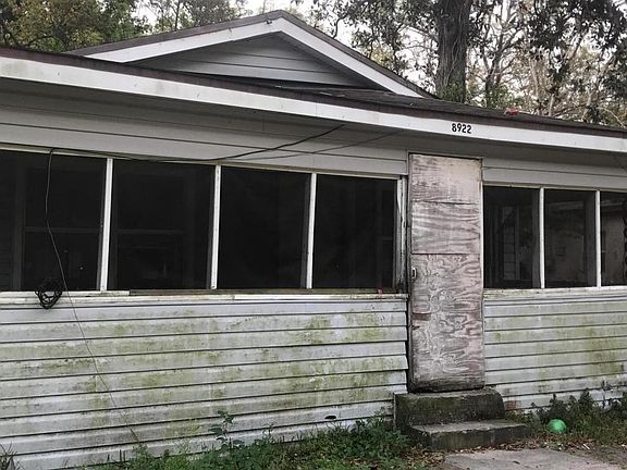 4th image of 8922 Eaton Ave