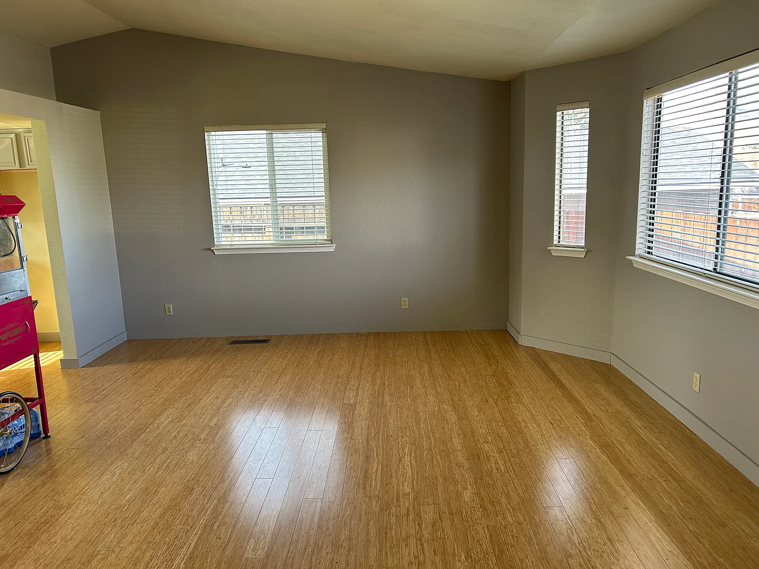3 bed, 1220 sqft, $2,295 — Photo 4