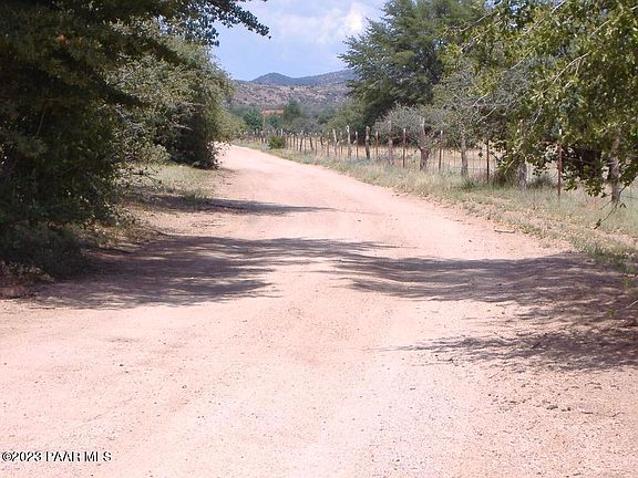 3rd image of 10499 W Tough Country Trl