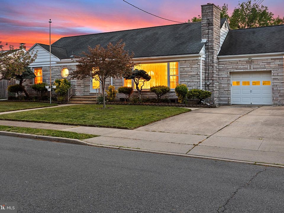 1st image of 13 Coral Dr
