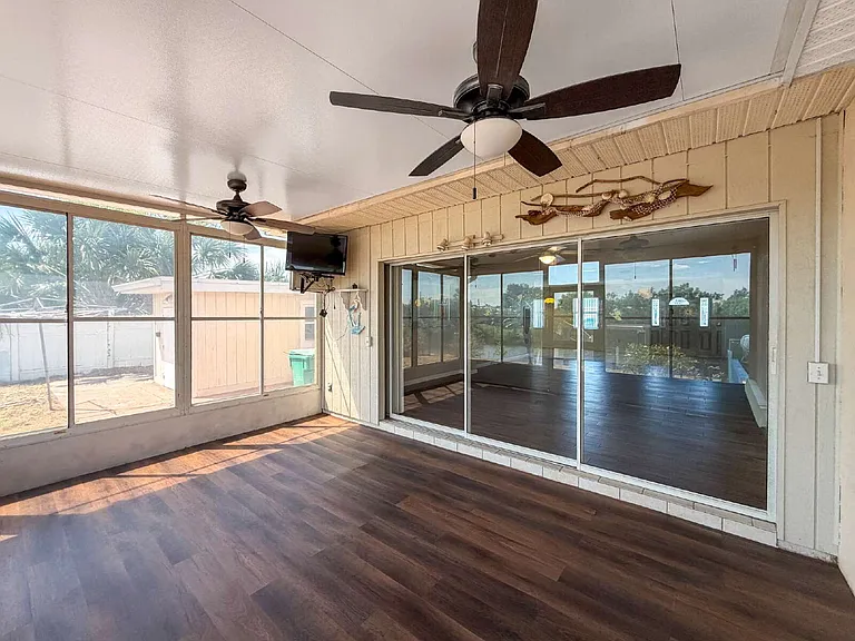 21160 Edgewater Dr — Photo 23