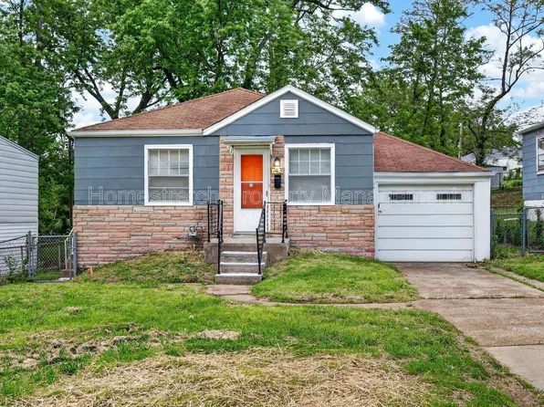7431 Esterbrook Dr, Saint Louis, MO 63136