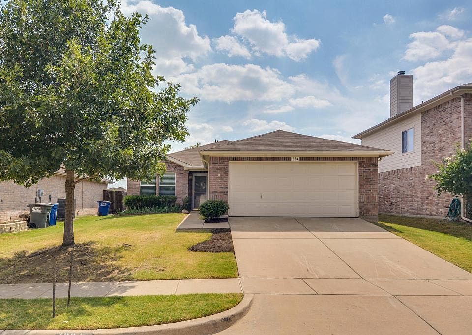 1st image of 1624 Briarhaven Way