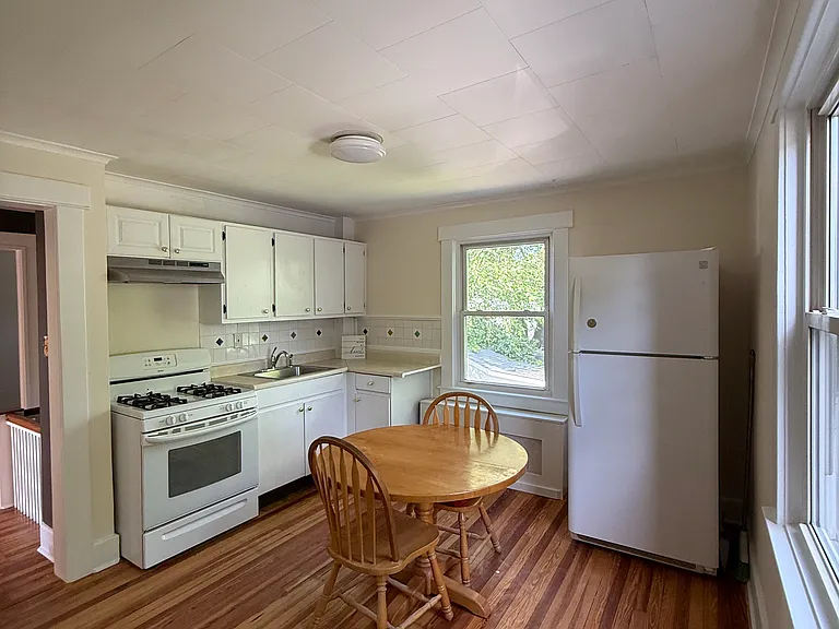 64 Davis Ave #2 — Photo 10