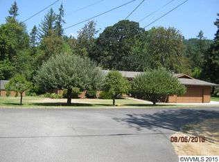 789 SW Spring St, Mill City, OR 97360