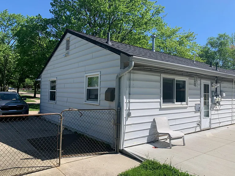 1096 Truwood Dr — Photo 18