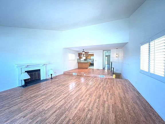 4th image of 14919 Kingsdale Ave