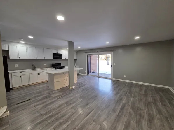 950 Jefferson Ave, Elgin, IL 60120