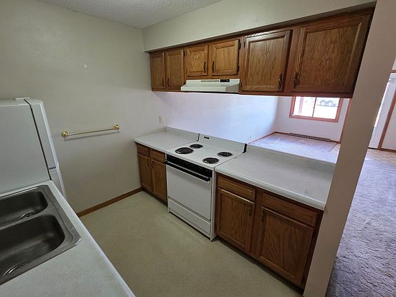 3rd image of 2805 Thomas Dr #C1