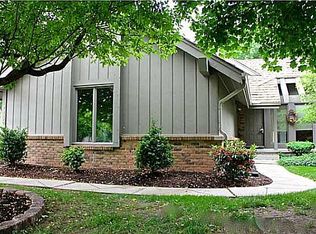 29590 Durham Dr, Perrysburg, OH 43551