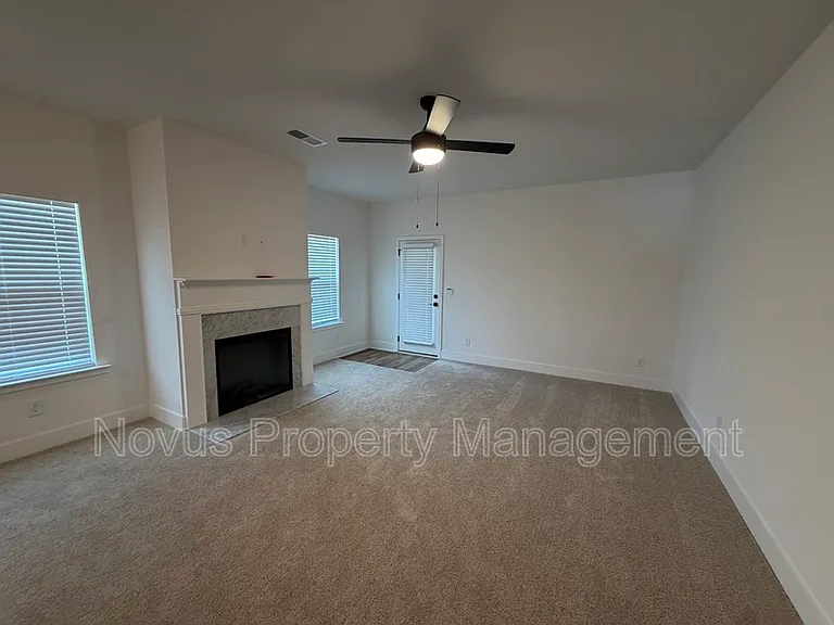 205 Laney Dr — Photo 6
