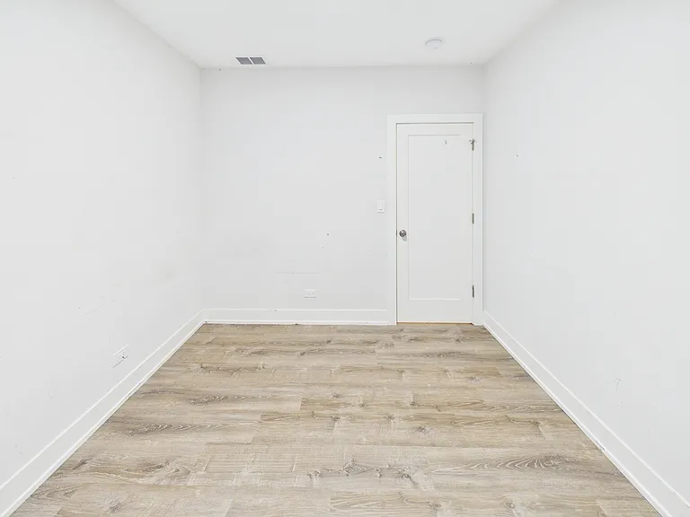 2725 N Drake Ave #1 — Photo 20