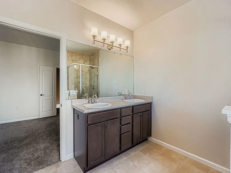 10578 E Jewell Ave — Photo 12