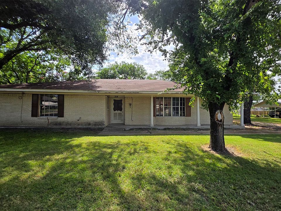 1st image of 204 Fordyce St