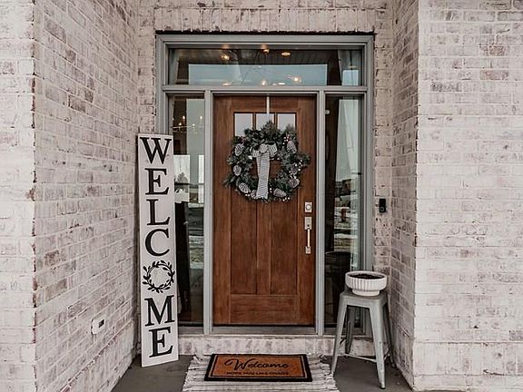 4th image of 1101 Castle Pines Rd