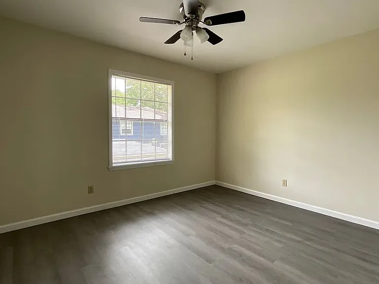 306 W Harriet St — Photo 24