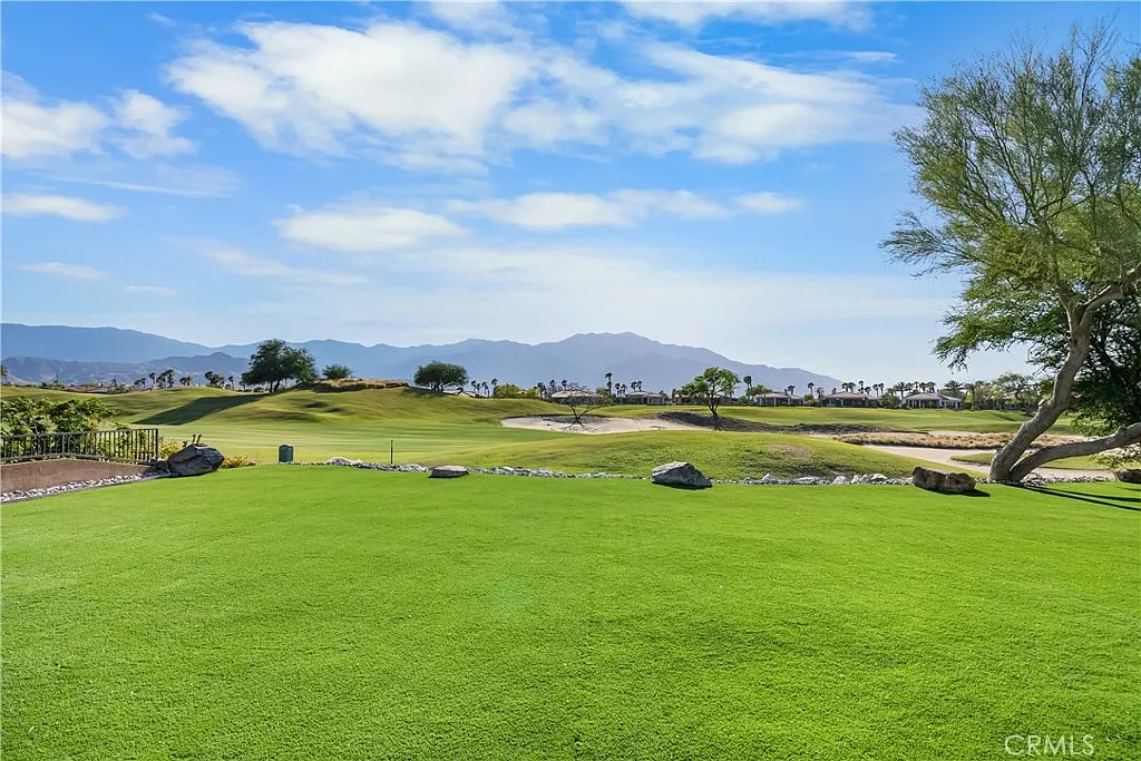 9 bed, 7.5 bath, 7619 sqft, $15,000 — Photo 4
